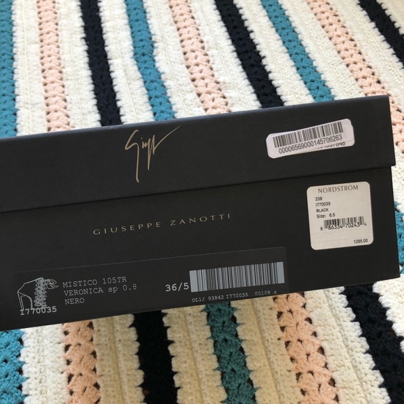 Giuseppe Zanotti JEANNINE Velvet Lace-Up Bootie - Picture 7 of 8